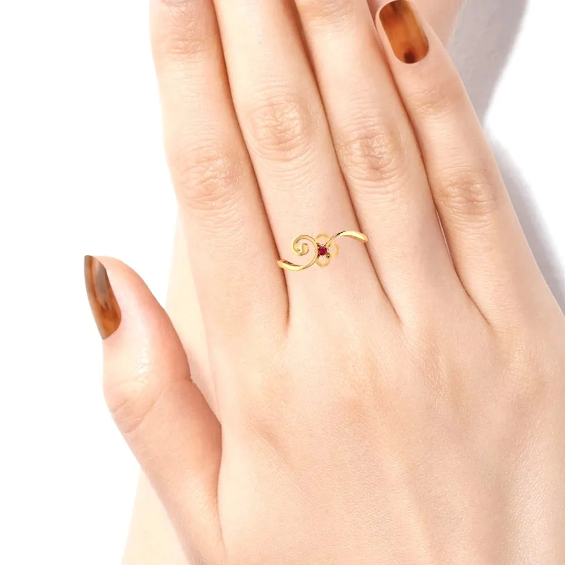 14K Regal Yellow Gold Ring for Women - Majestic Elegance Redefined