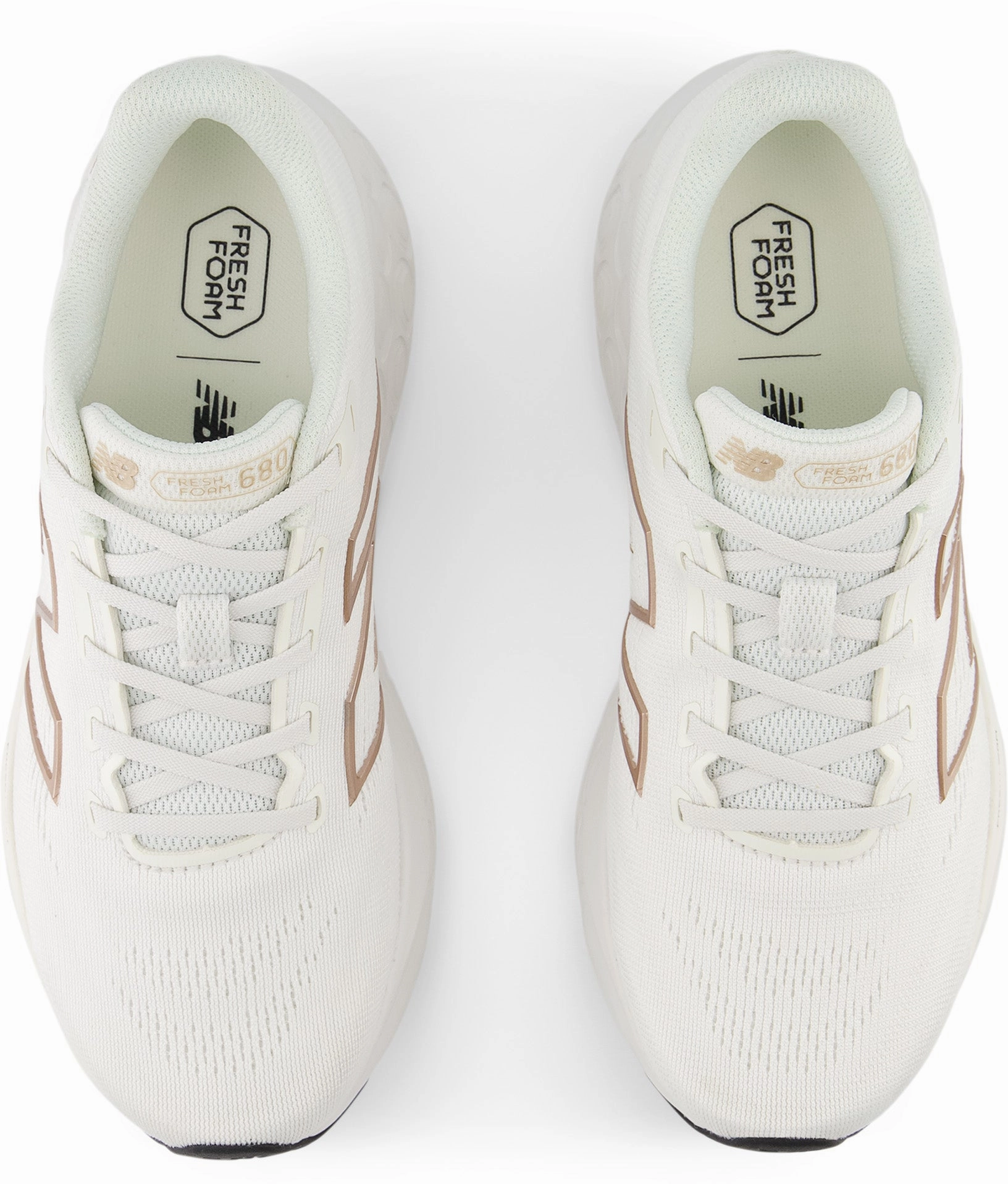 680 V8 Women's Running Shoes (Width D) On-point