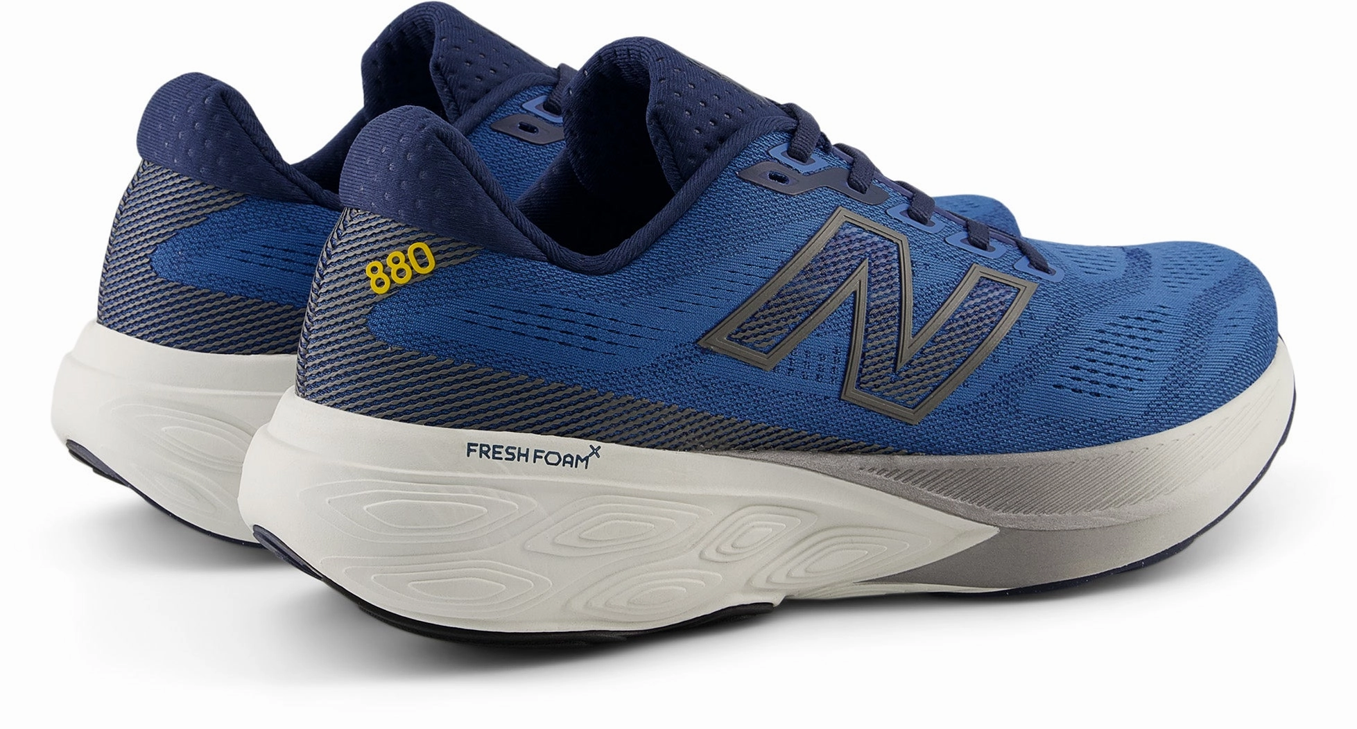 880 V15 Men's Running Shoes (Width 2E) Fashion trends