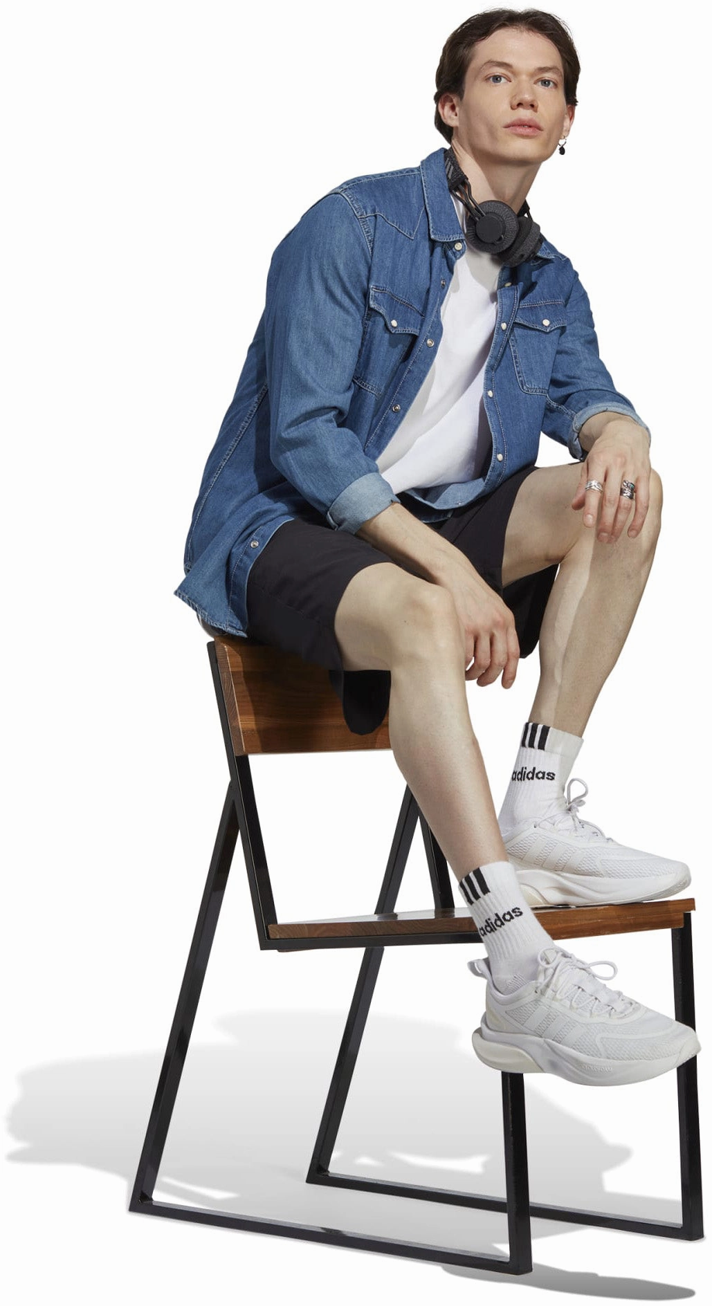 Casual elegance Men's AEROREADY Essentials Chelsea Small Logo Shorts