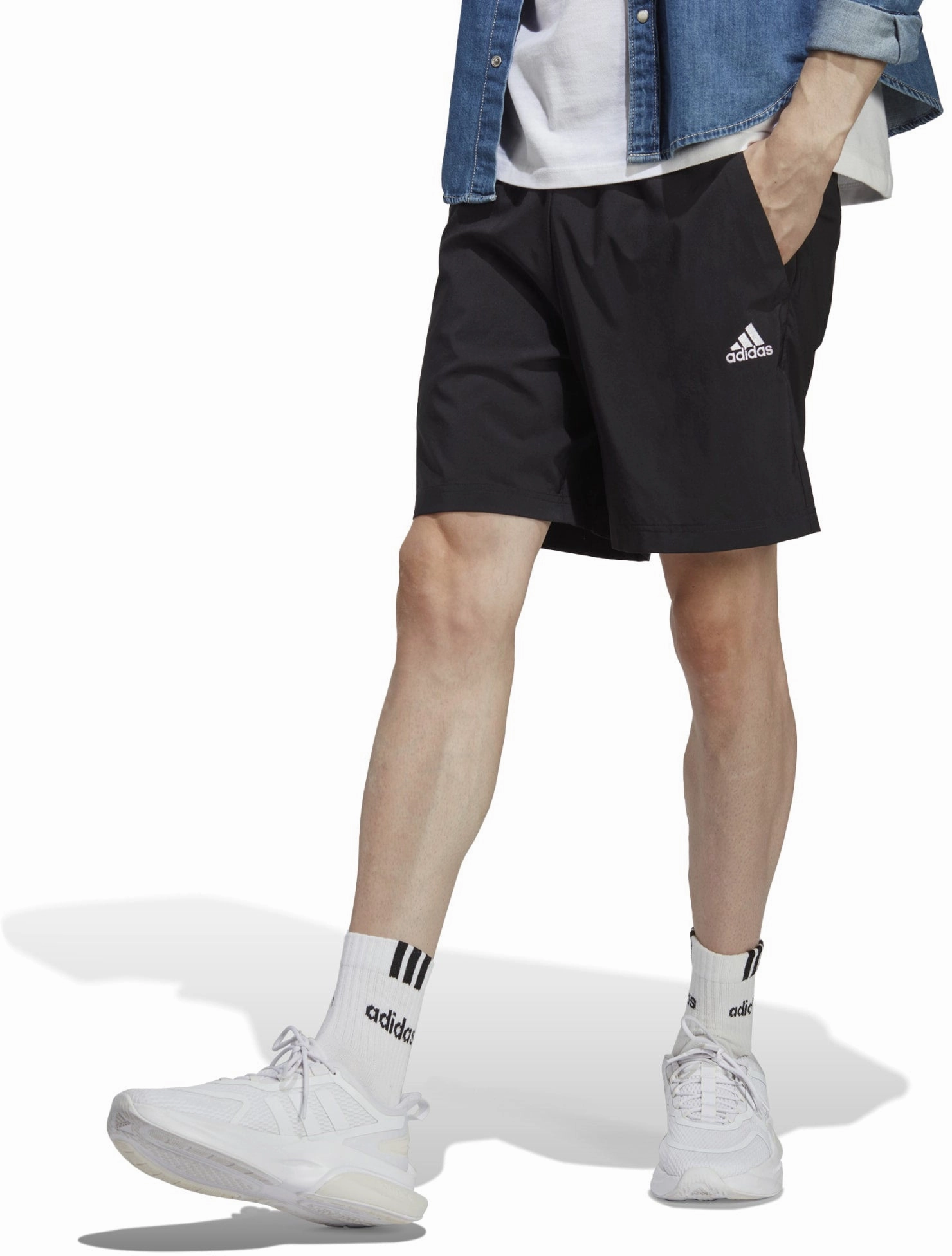 Casual elegance Men's AEROREADY Essentials Chelsea Small Logo Shorts
