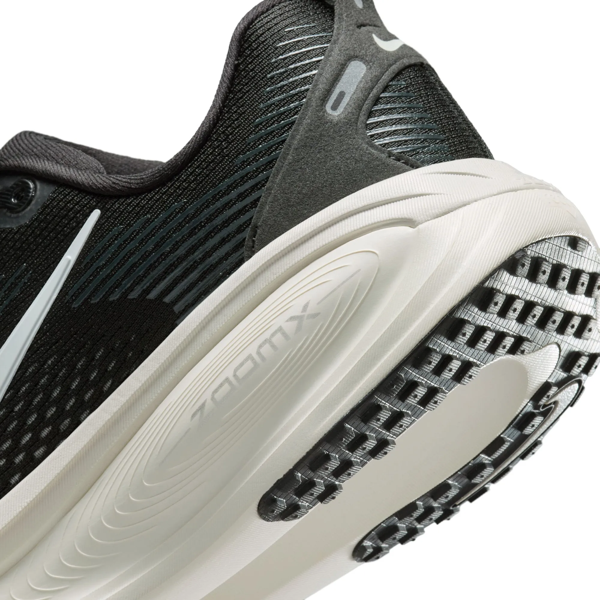 Chic Vomero 18 Women's Running Shoes