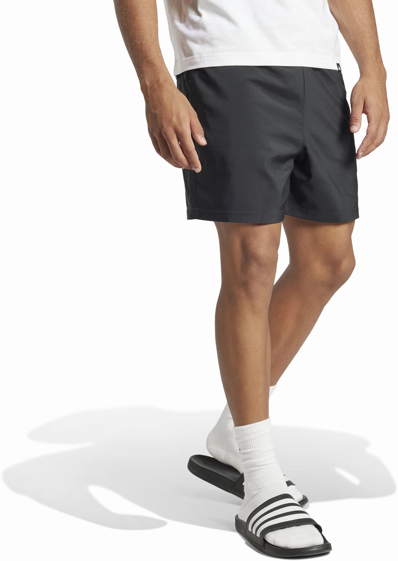 Classic designs Men's Essentials Small Logo Chelsea Shorts