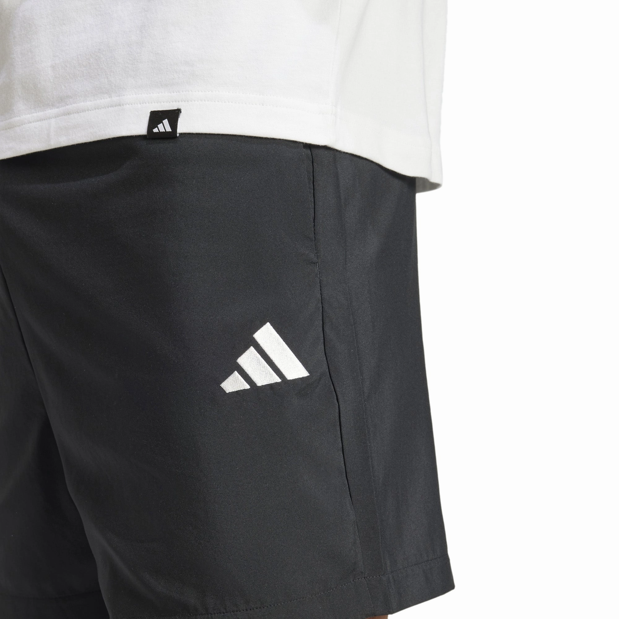 Classic designs Men's Essentials Small Logo Chelsea Shorts