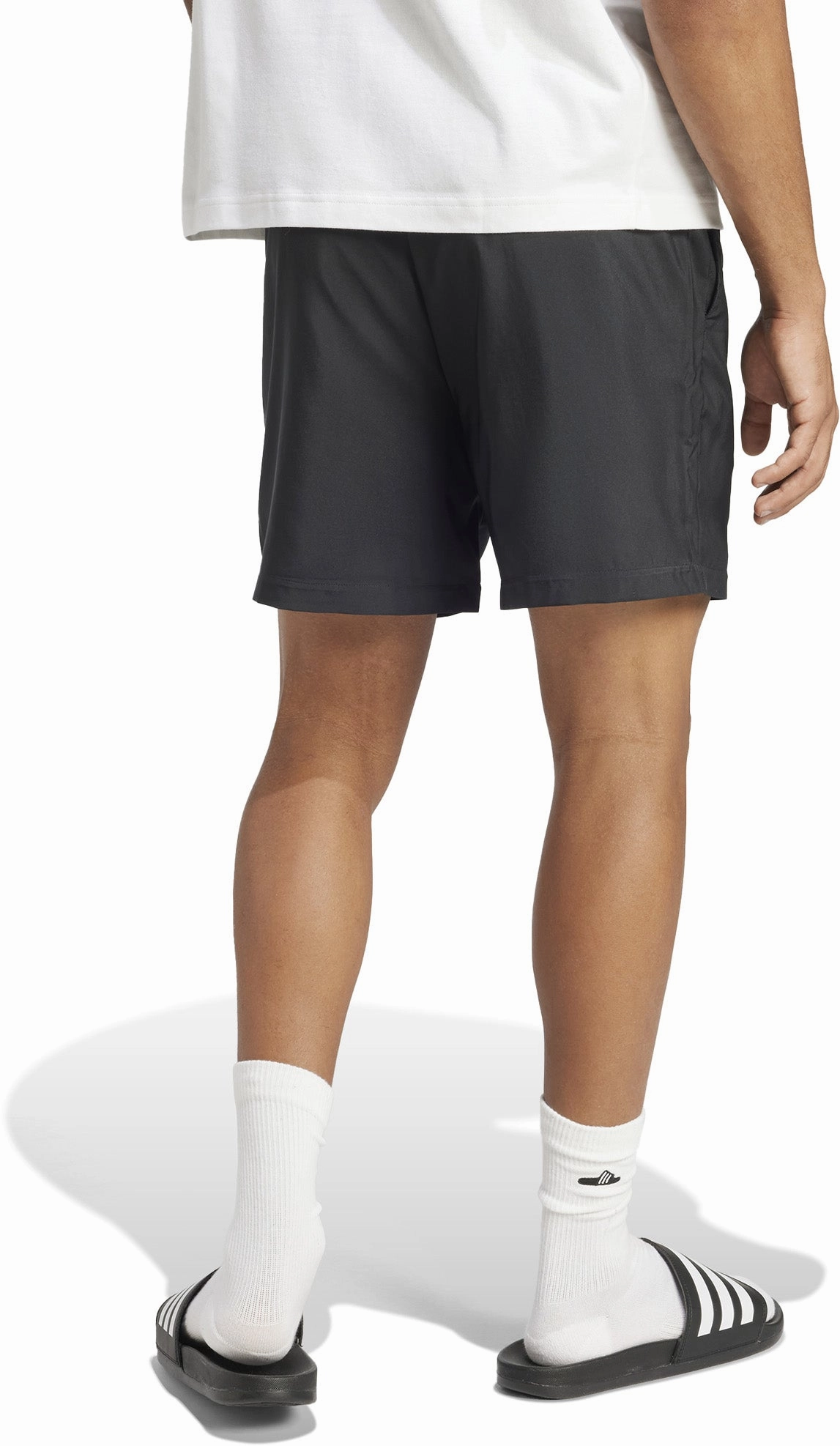 Classic designs Men's Essentials Small Logo Chelsea Shorts