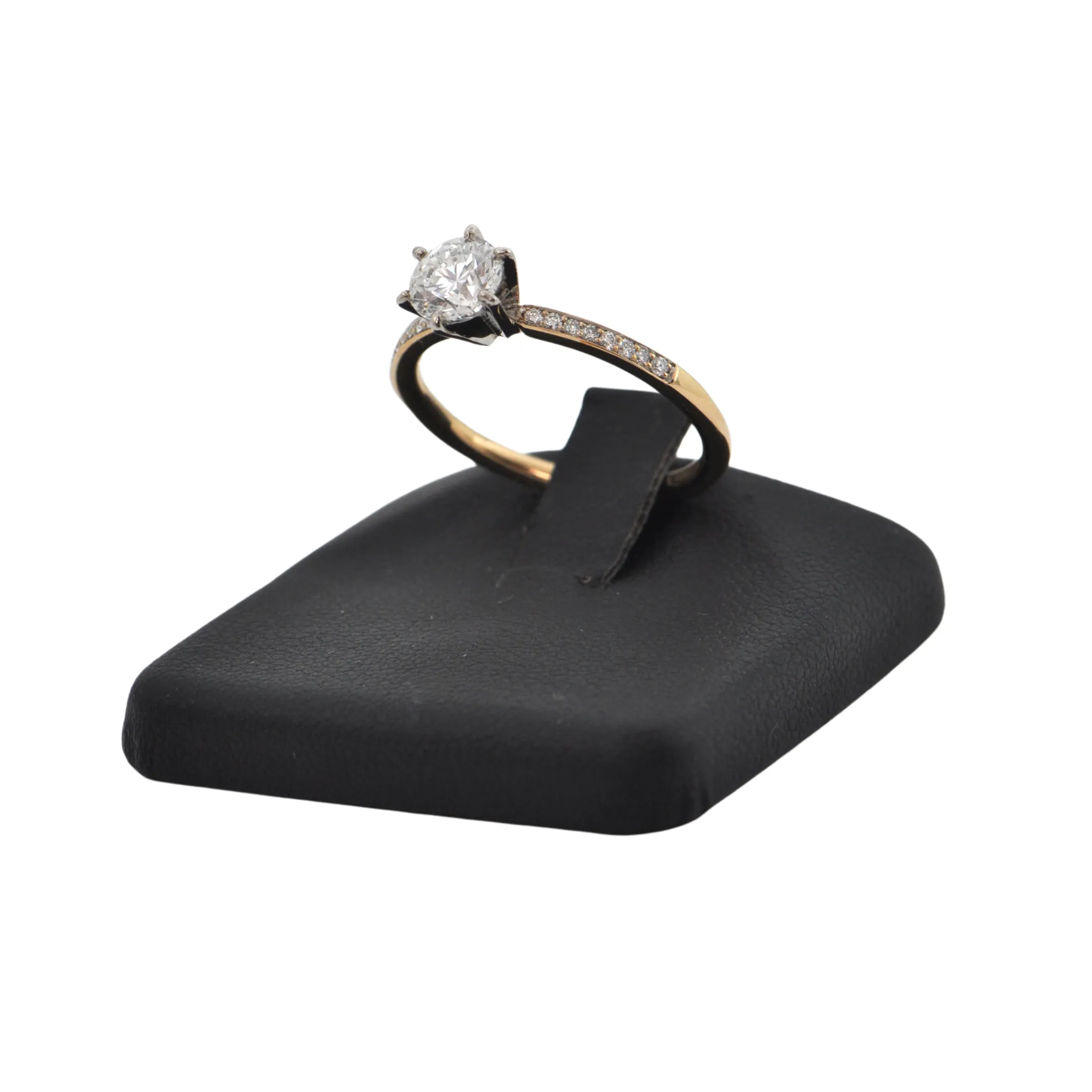 Daisy Exclusive GIA Certified Diamond 18k/19k Gold Ring
