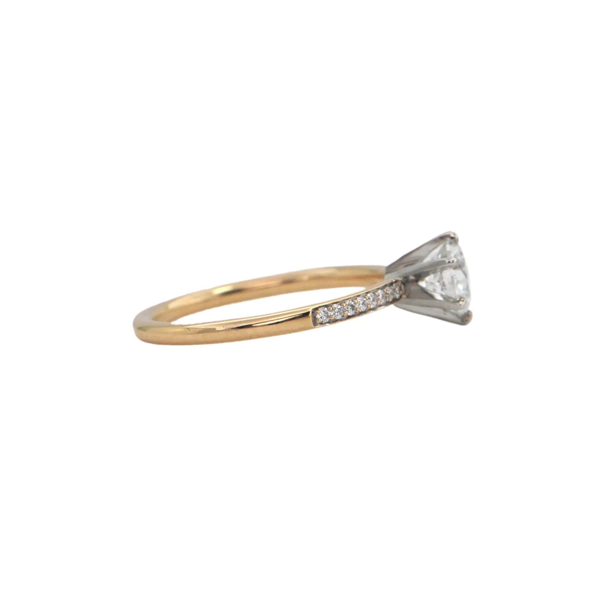Daisy Exclusive GIA Certified Diamond 18k/19k Gold Ring