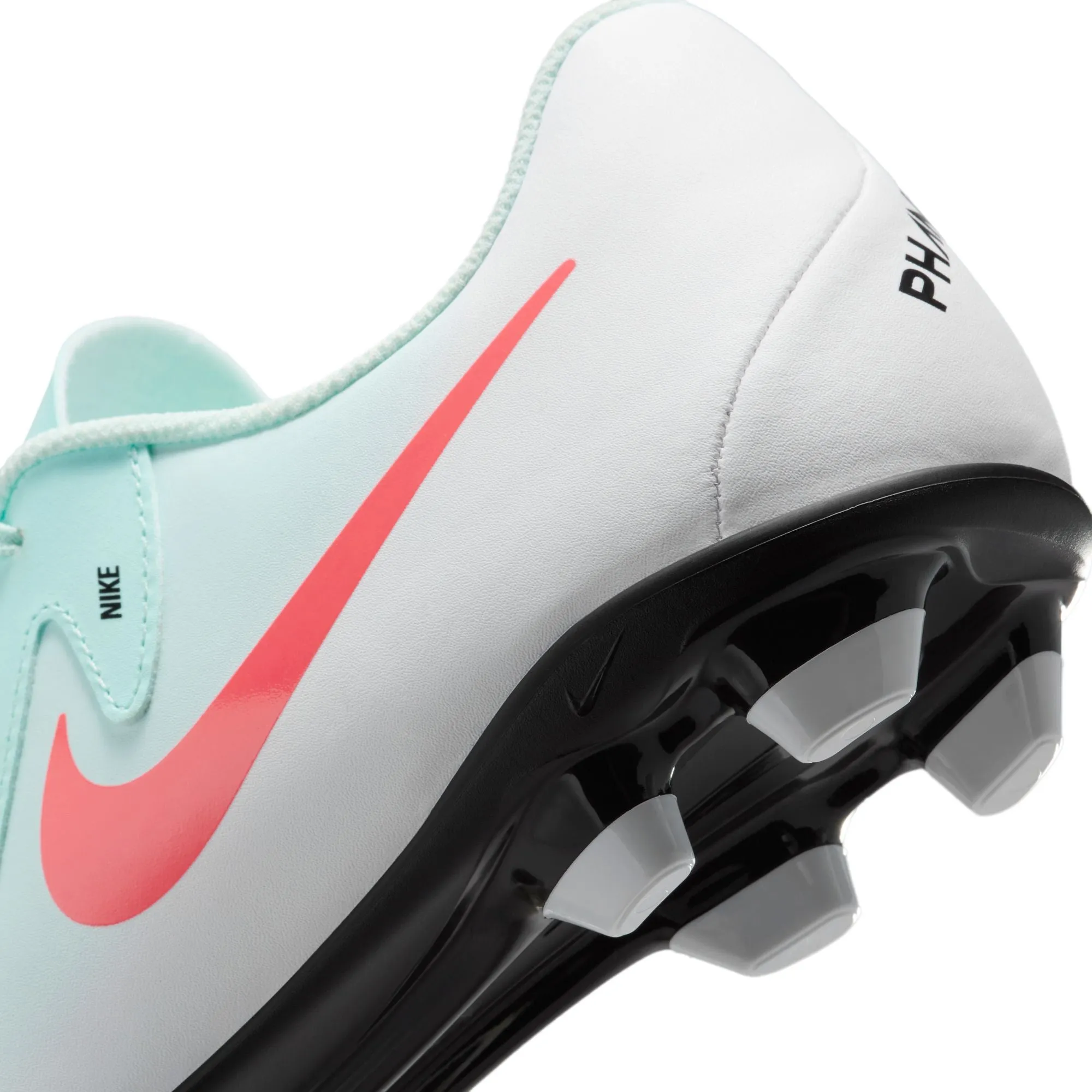 Easy to pair Phantom GX 2 Club MG Low-Top Men's Football Boots