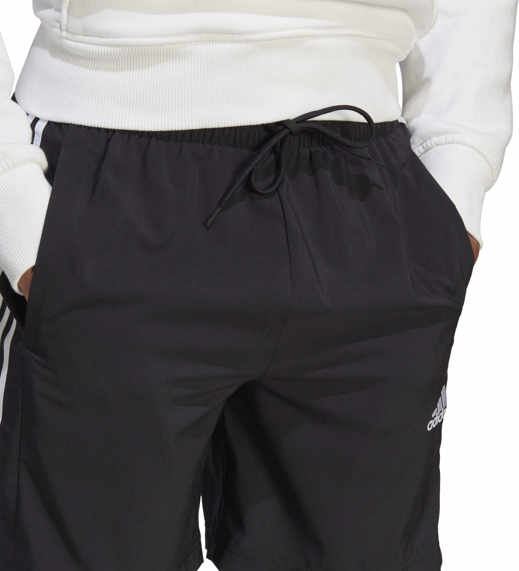 Fashion forward Men's Essentials Chelsea 3-Stripes Shorts