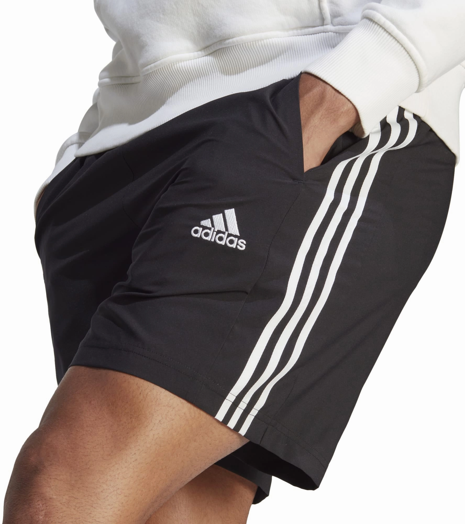 Fashion forward Men's Essentials Chelsea 3-Stripes Shorts