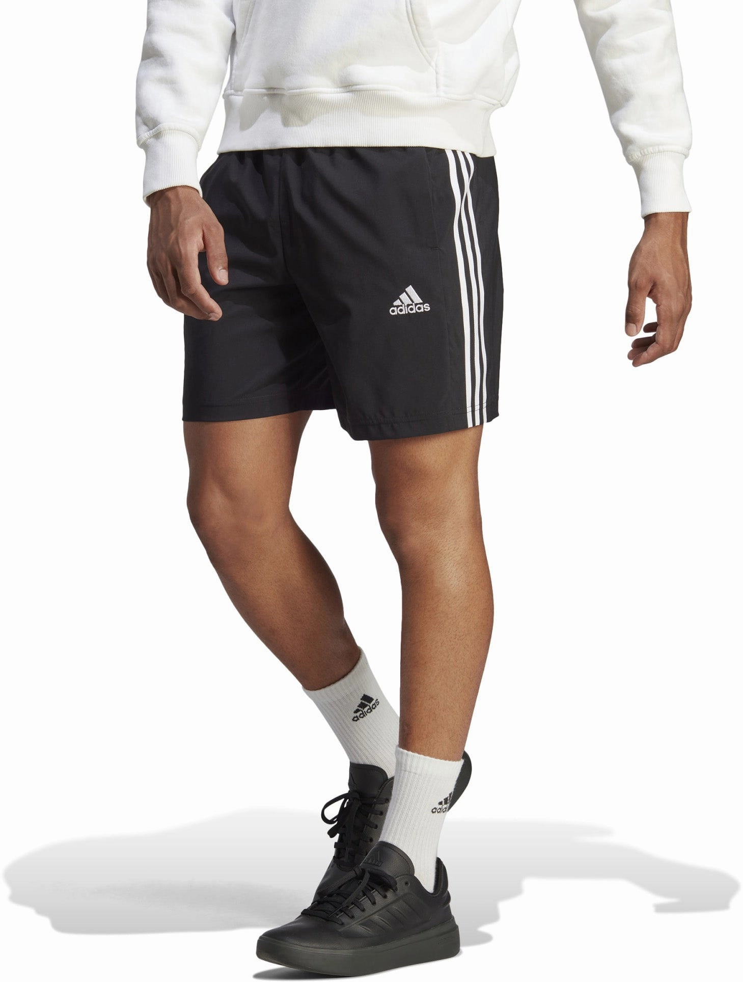 Fashion forward Men's Essentials Chelsea 3-Stripes Shorts
