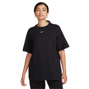 Fashion forward Women's Sportswear Essential T-Shirt Soft