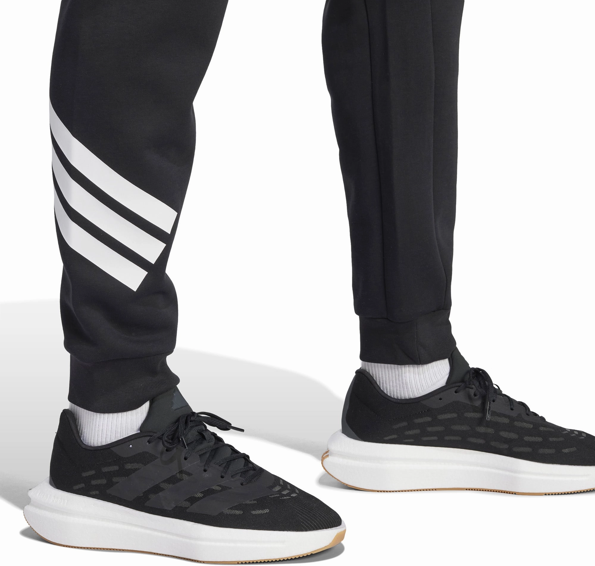 Fashion staple Men's Future Icons 3-Stripes Tracksuit Pants