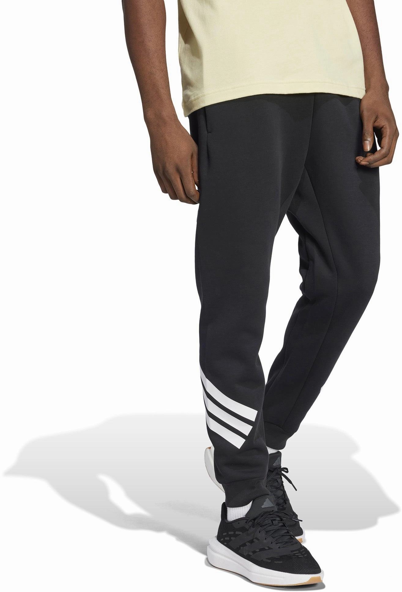 Fashion staple Men's Future Icons 3-Stripes Tracksuit Pants
