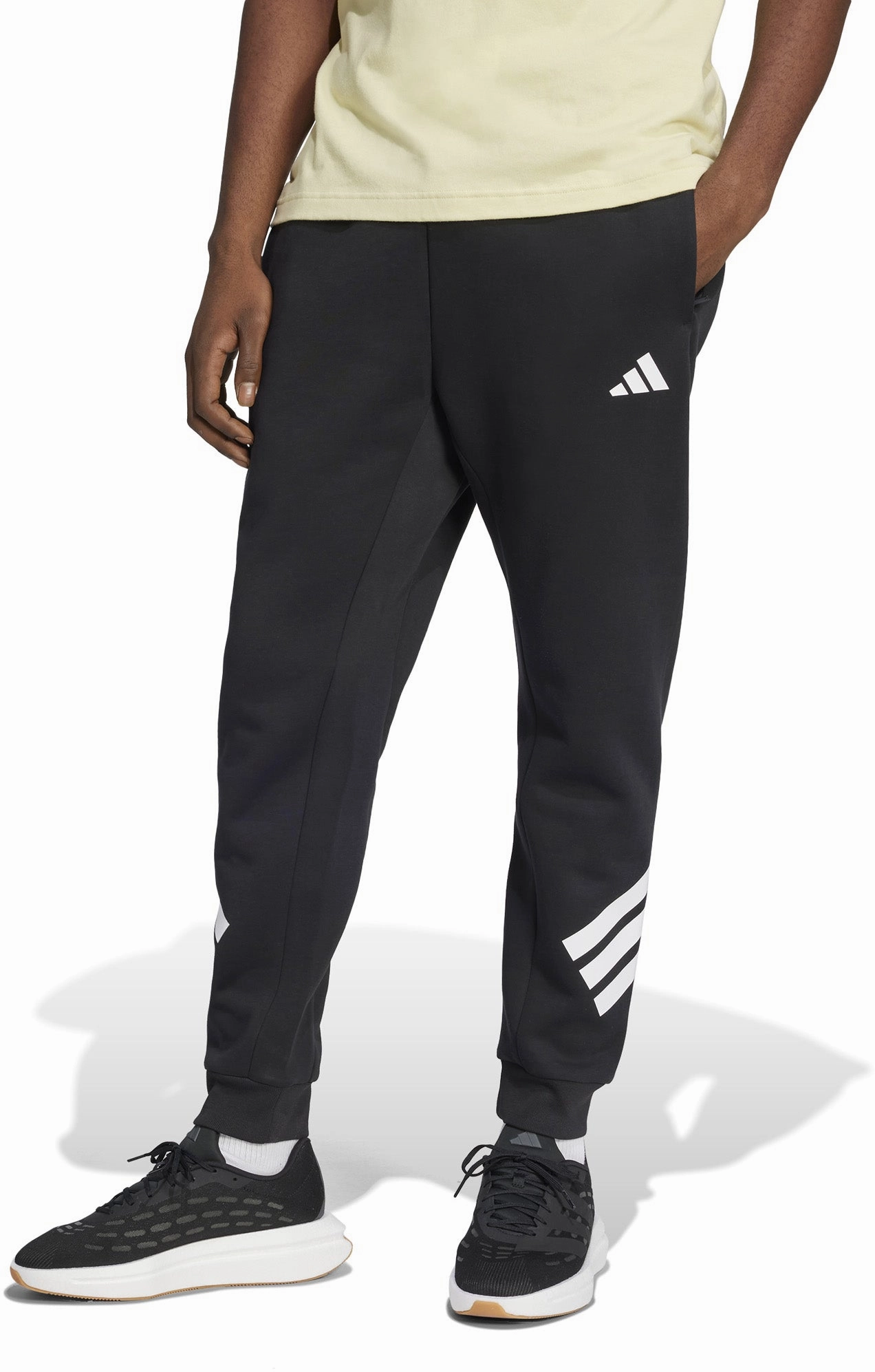 Fashion staple Men's Future Icons 3-Stripes Tracksuit Pants