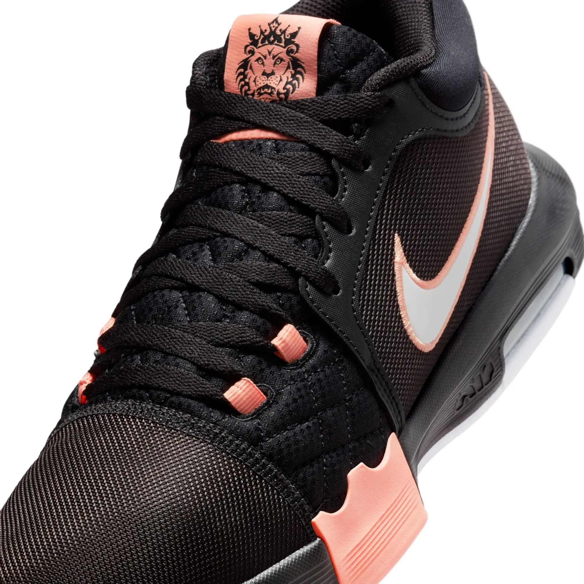 Fashionable attire Lebron Witness VIII Basketball Shoes