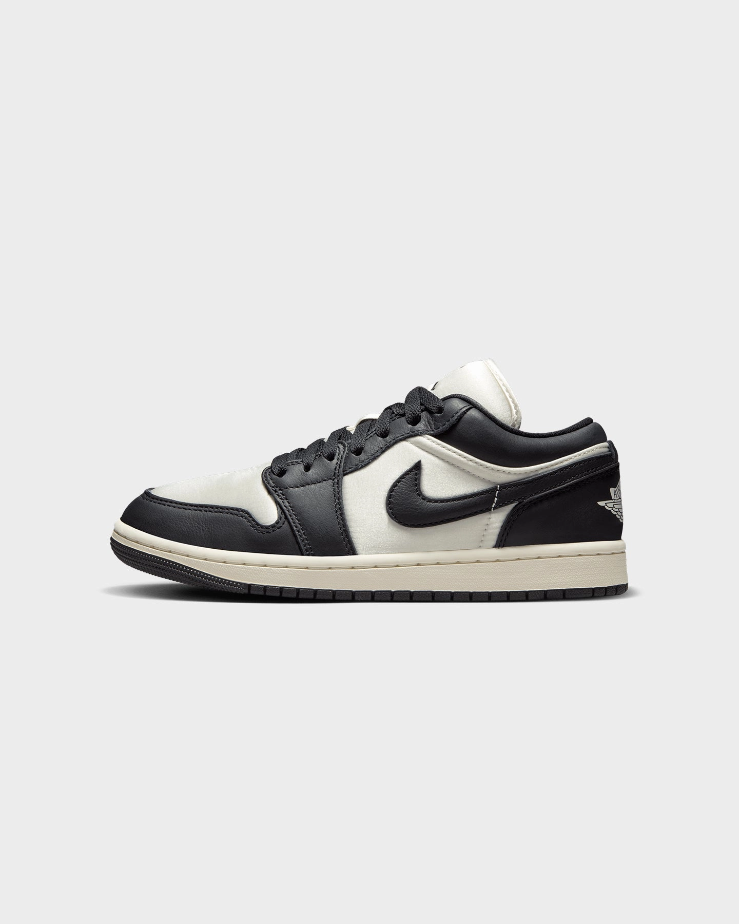 Jordan Women's Air Jordan 1 Low SE Sail/Black