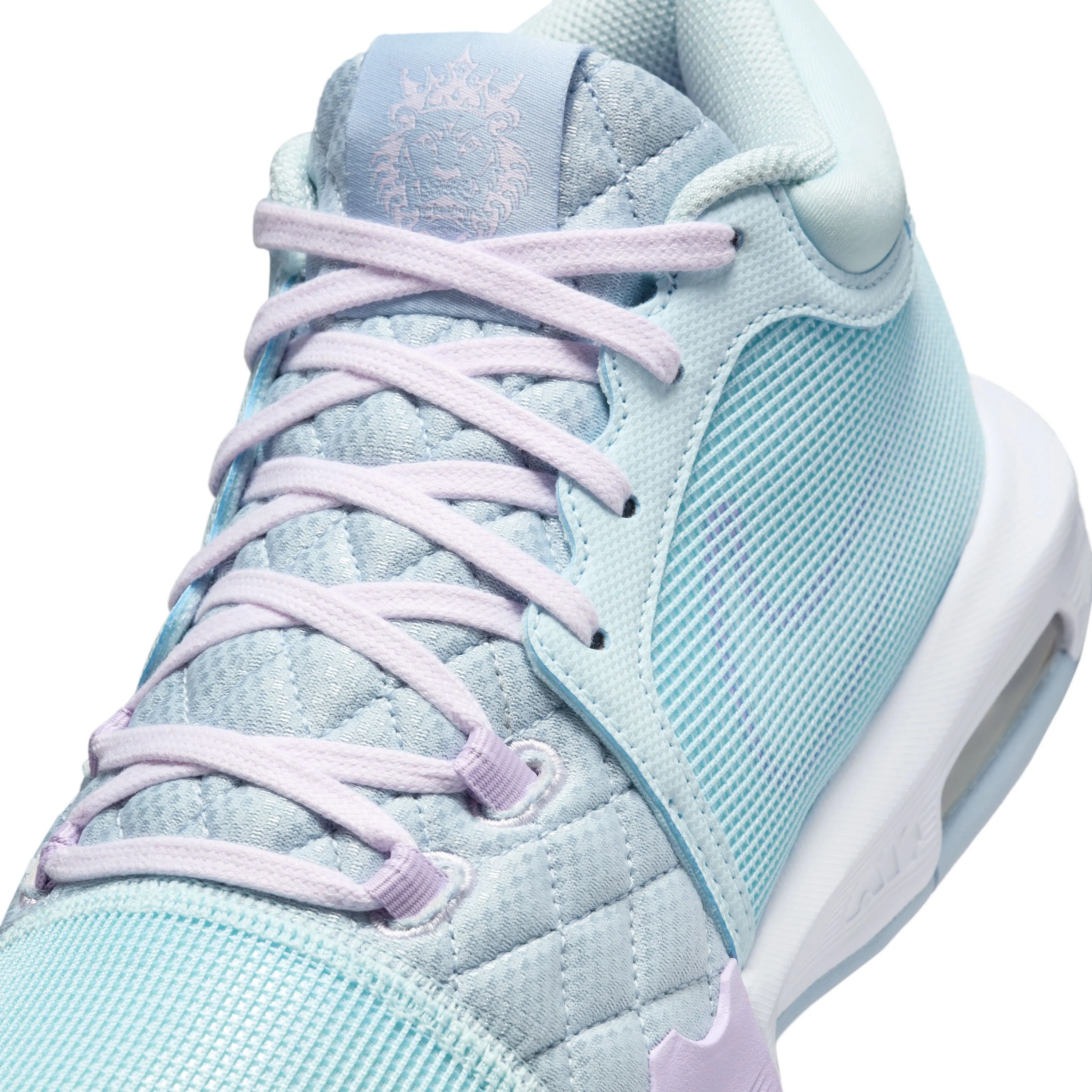 LeBron Witness 8 Men's Basketball Shoes Quality crafted