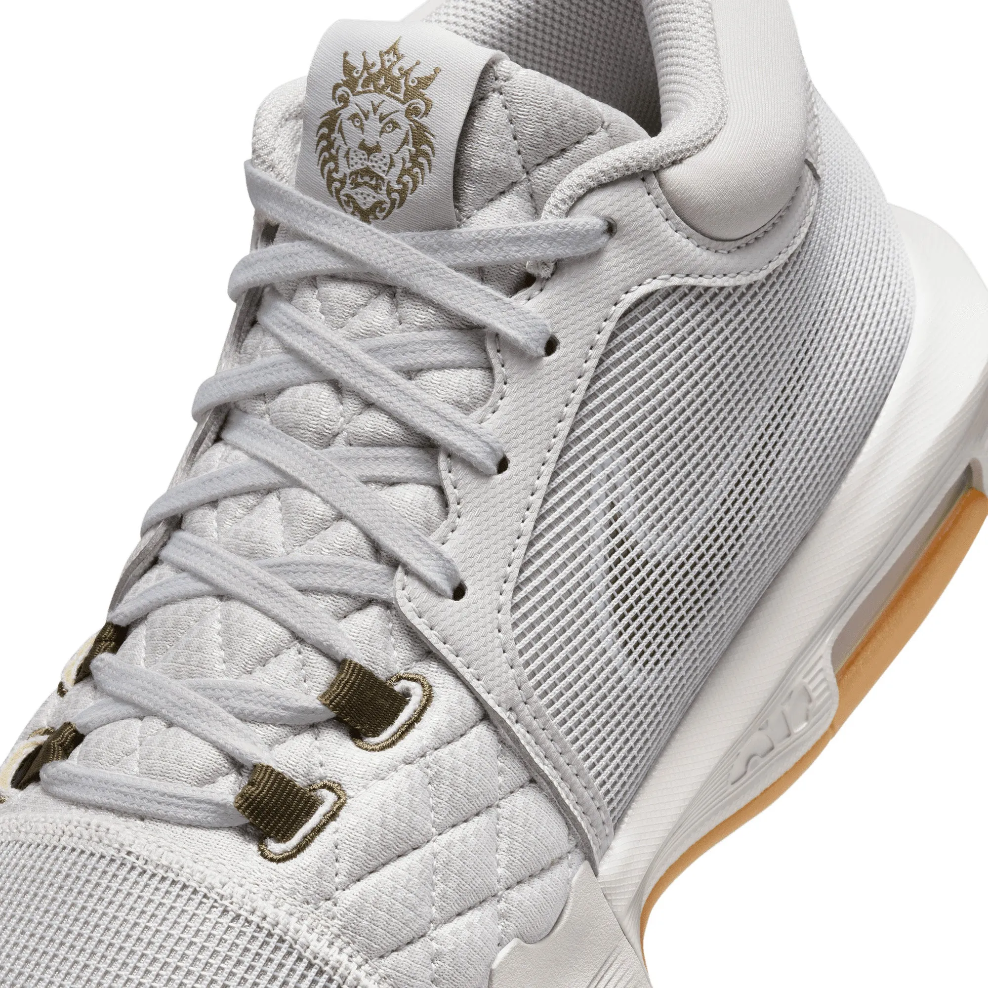 LeBron Witness 8 Men's Basketball Shoes Quality fabrics