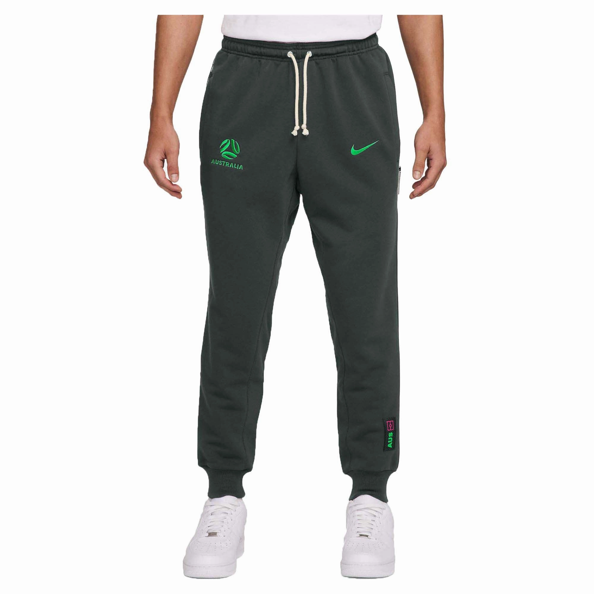 All-season Men's Australia Dri-Fit Standard Issue Taper Pants On-point