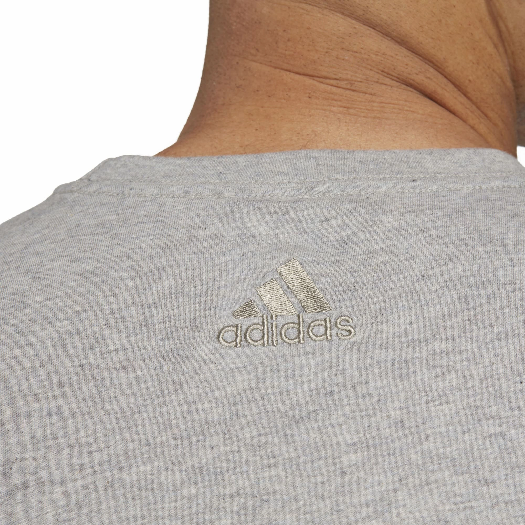 Men's Essentials Single Jersey Linear Embroidered Logo T-Shirt Chic