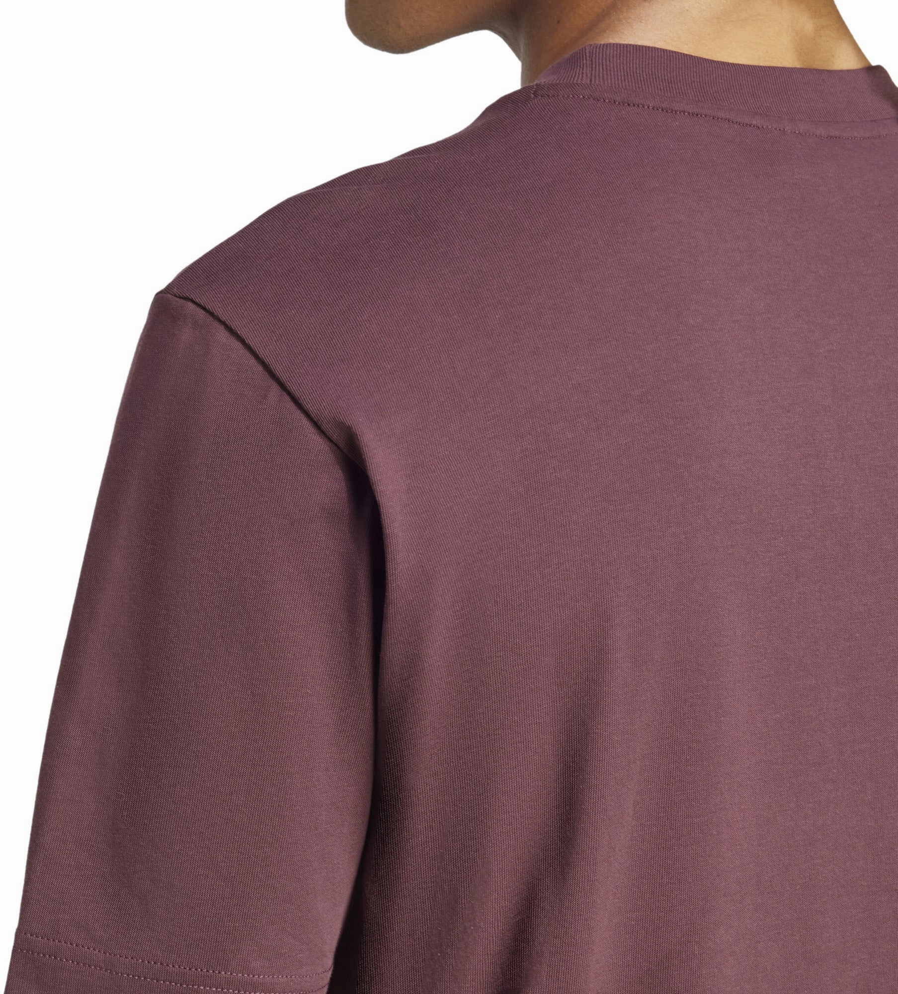 Men's Essentials Small Logo Single Jersey T-Shirt Fashion-forward