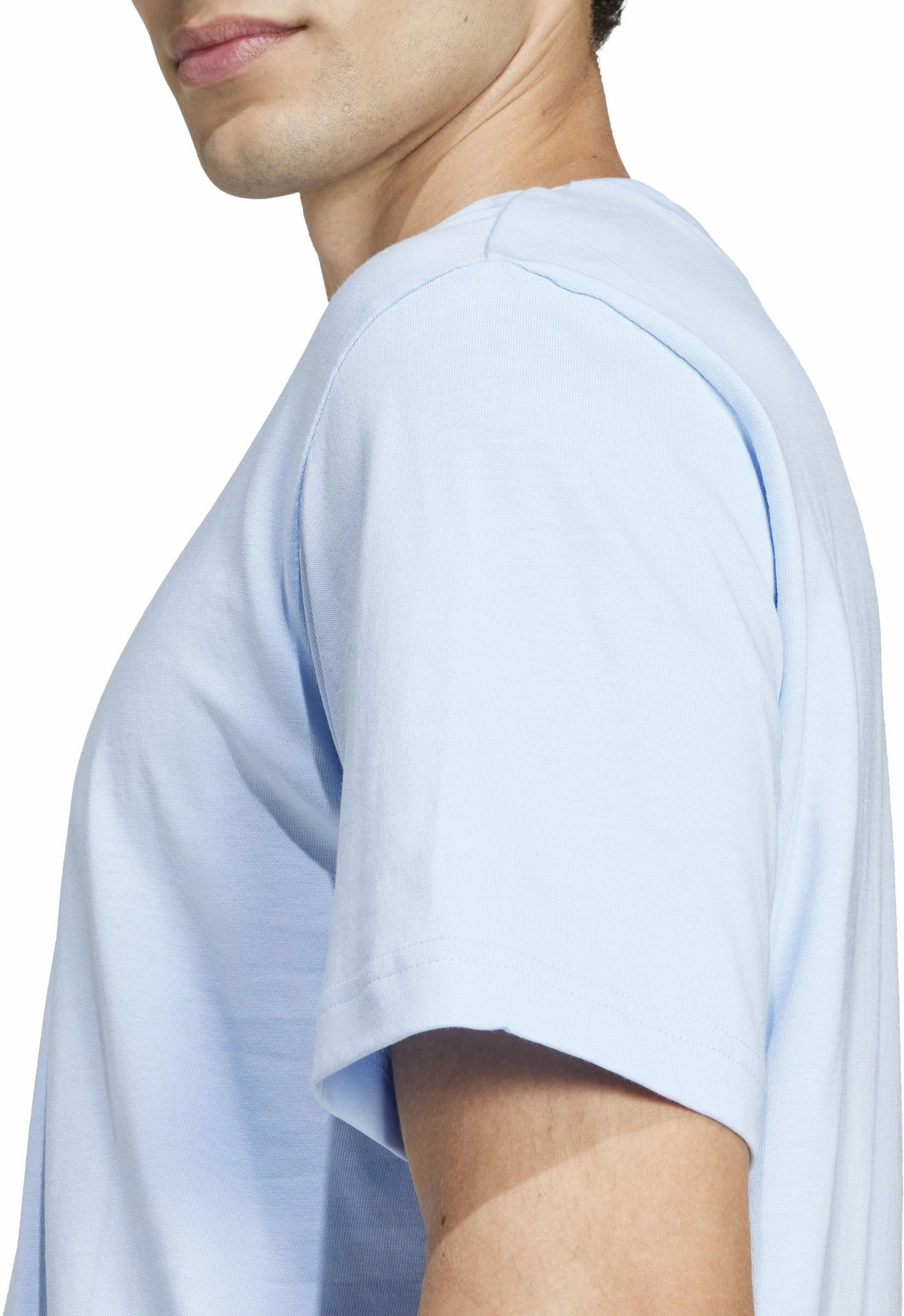 Men's Essentials Small Logo Single Jersey T-Shirt Modern silhouettes