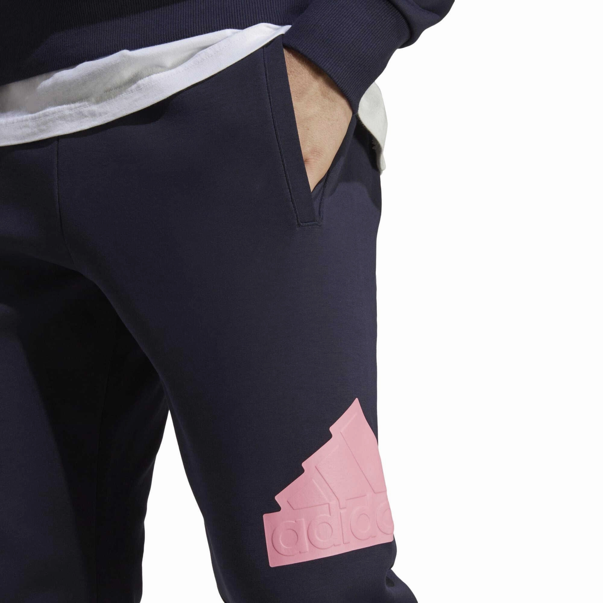 Men's Future Icons Badge of Sport Pants Stylish essentials