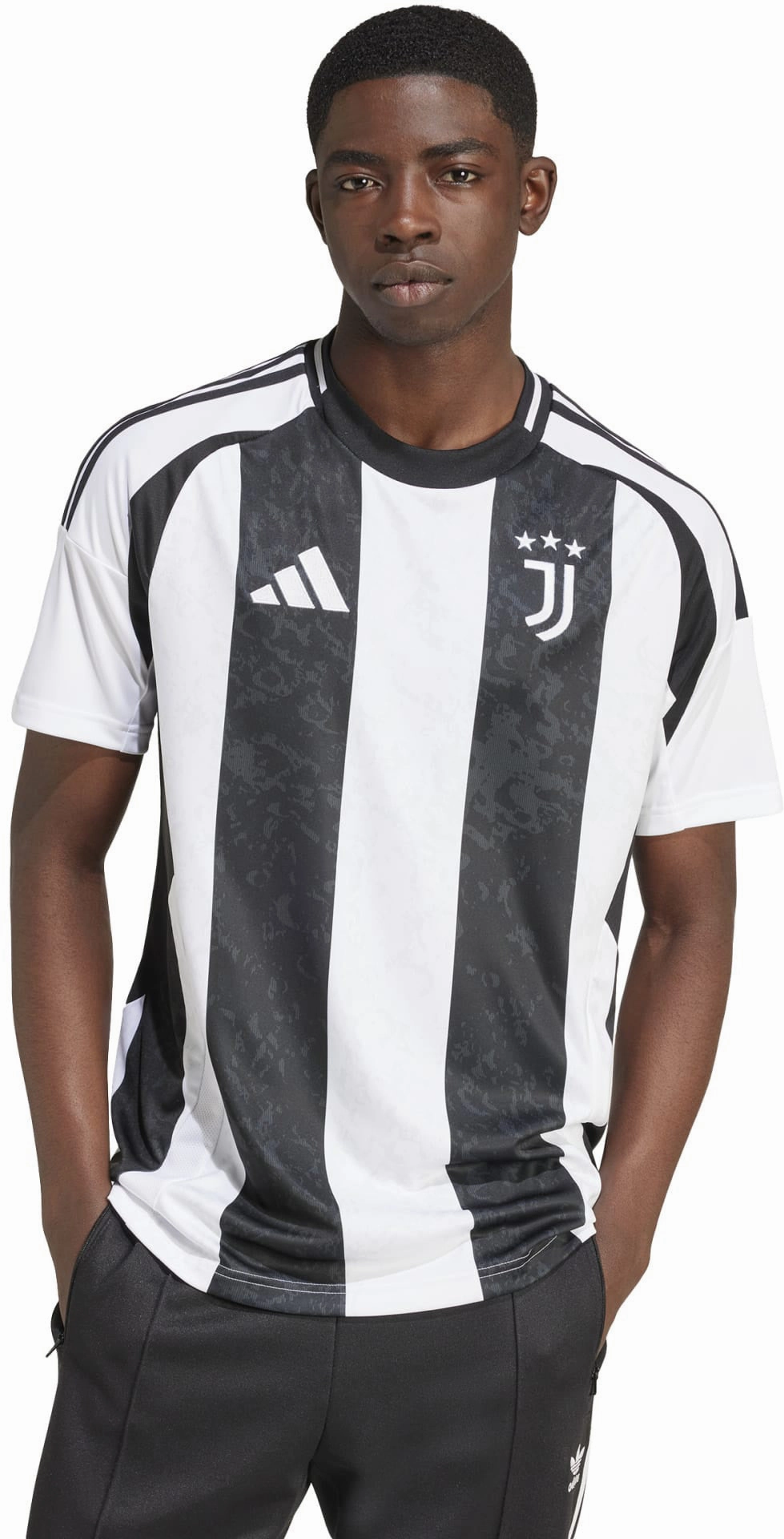 Men's Juventus 2024/25 Home Soccer Jersey Fashion statement