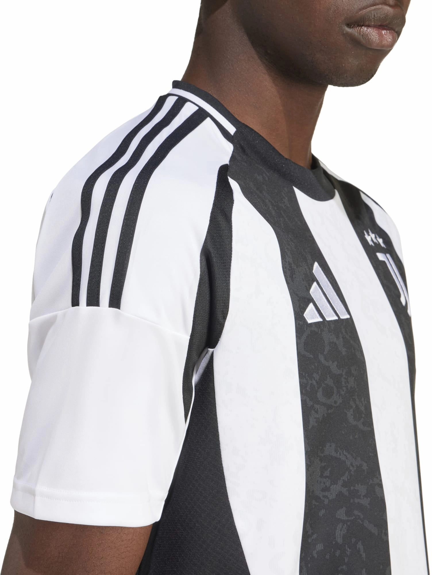 Men's Juventus 2024/25 Home Soccer Jersey Fashion statement