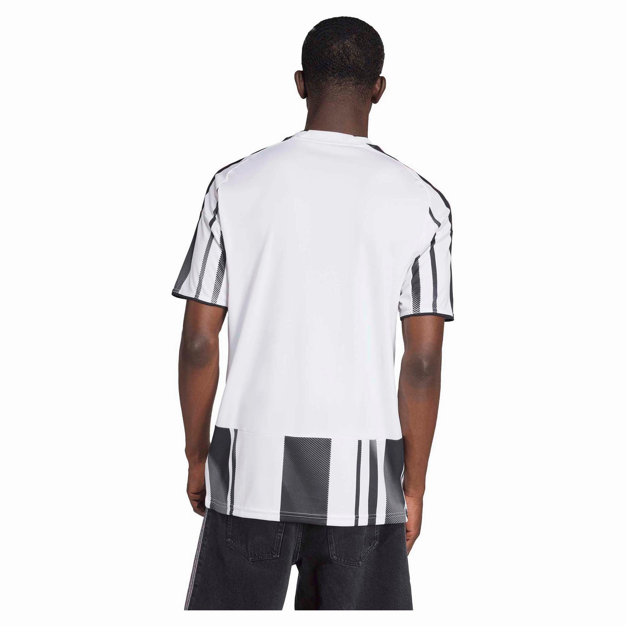Men's Juventus FC 2025/26 Home Soccer Jersey Versatile looks