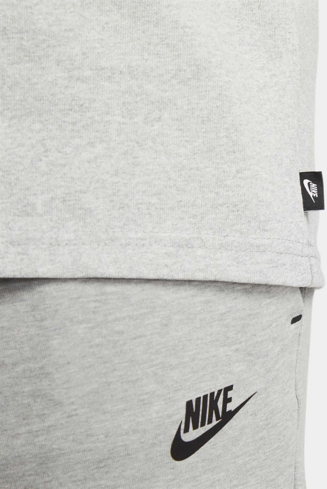 Men's Sportswear Premium Essentials T-Shirt Must-have