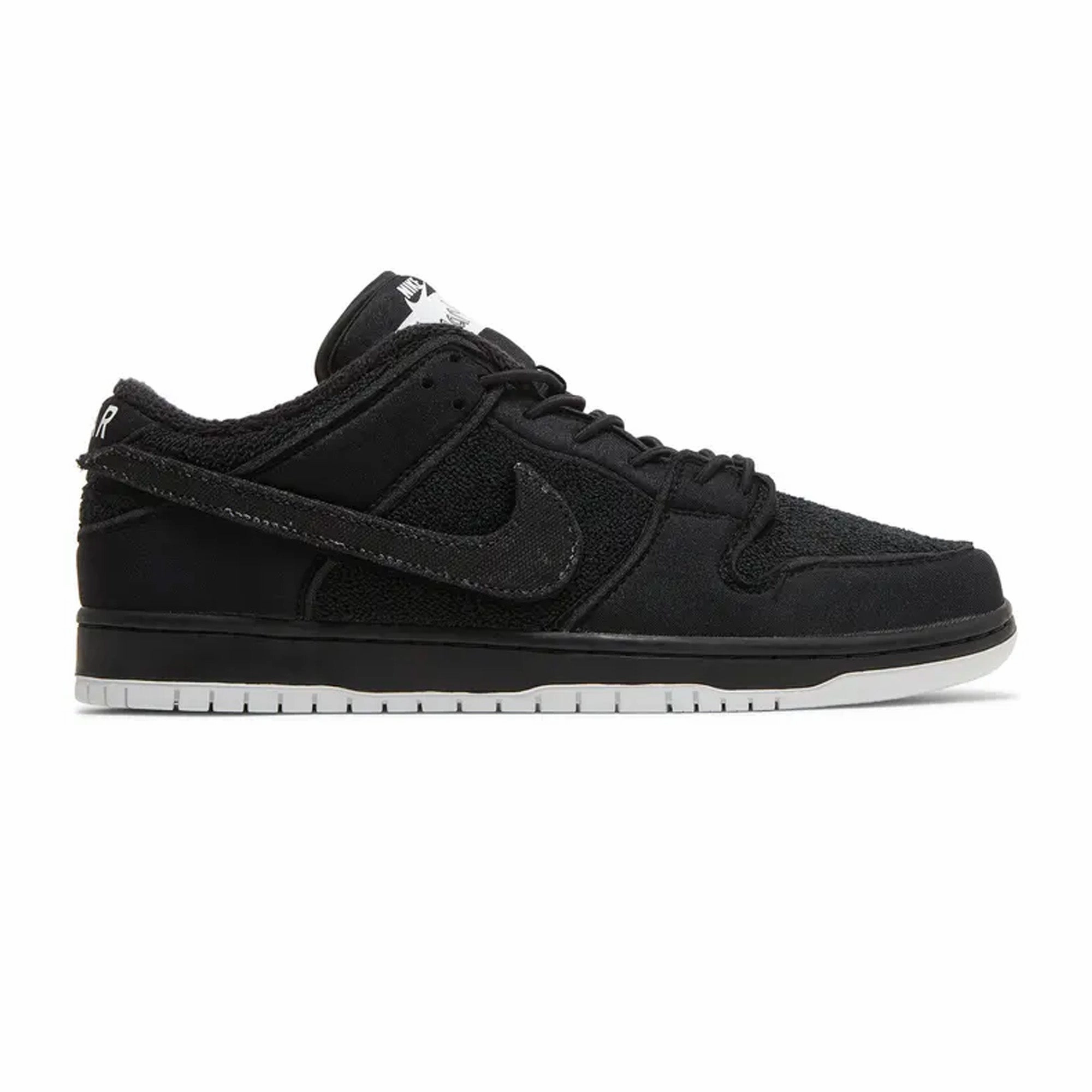 Nike SB Dunk Low x Gnarhunters 'Black' (2022)