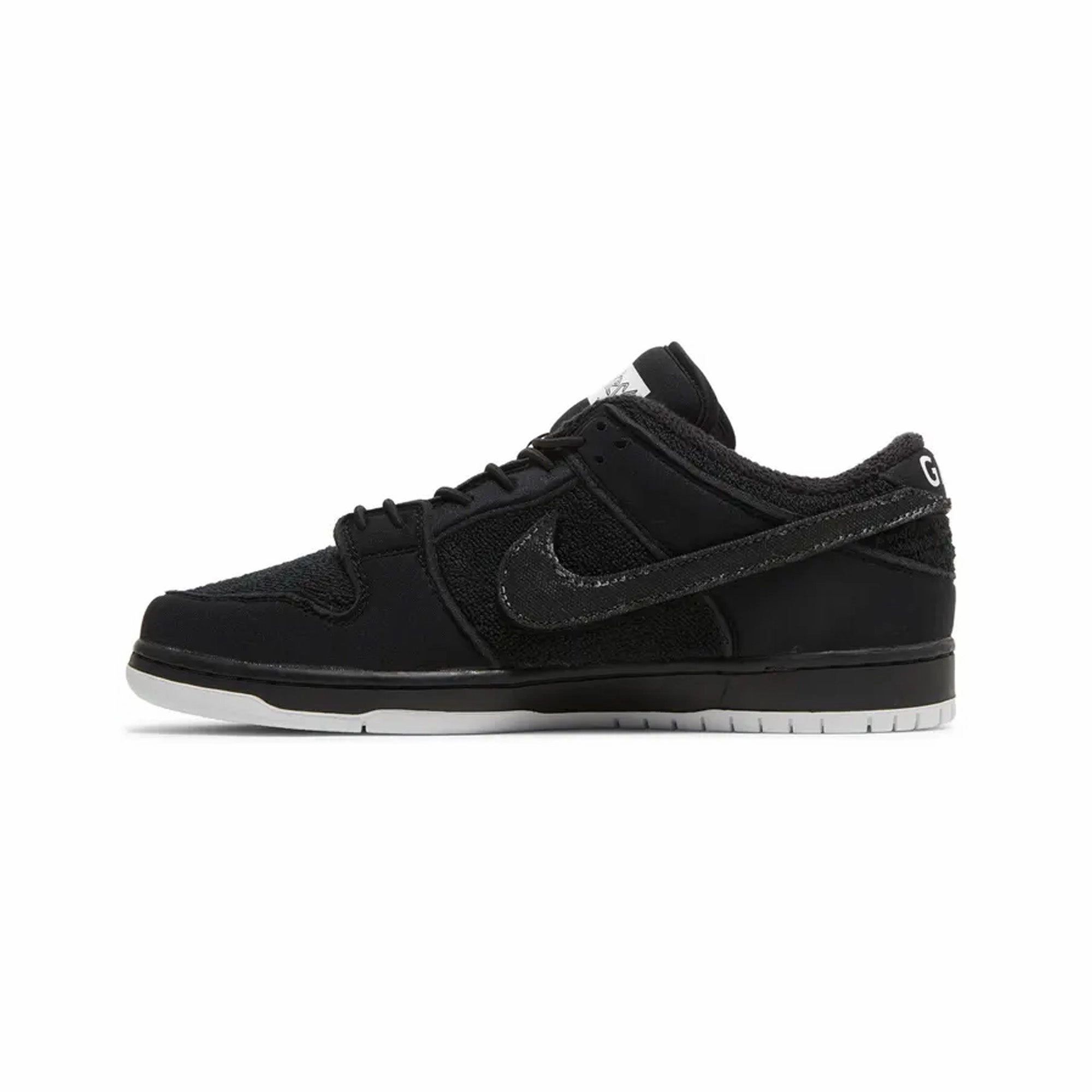 Nike SB Dunk Low x Gnarhunters 'Black' (2022)