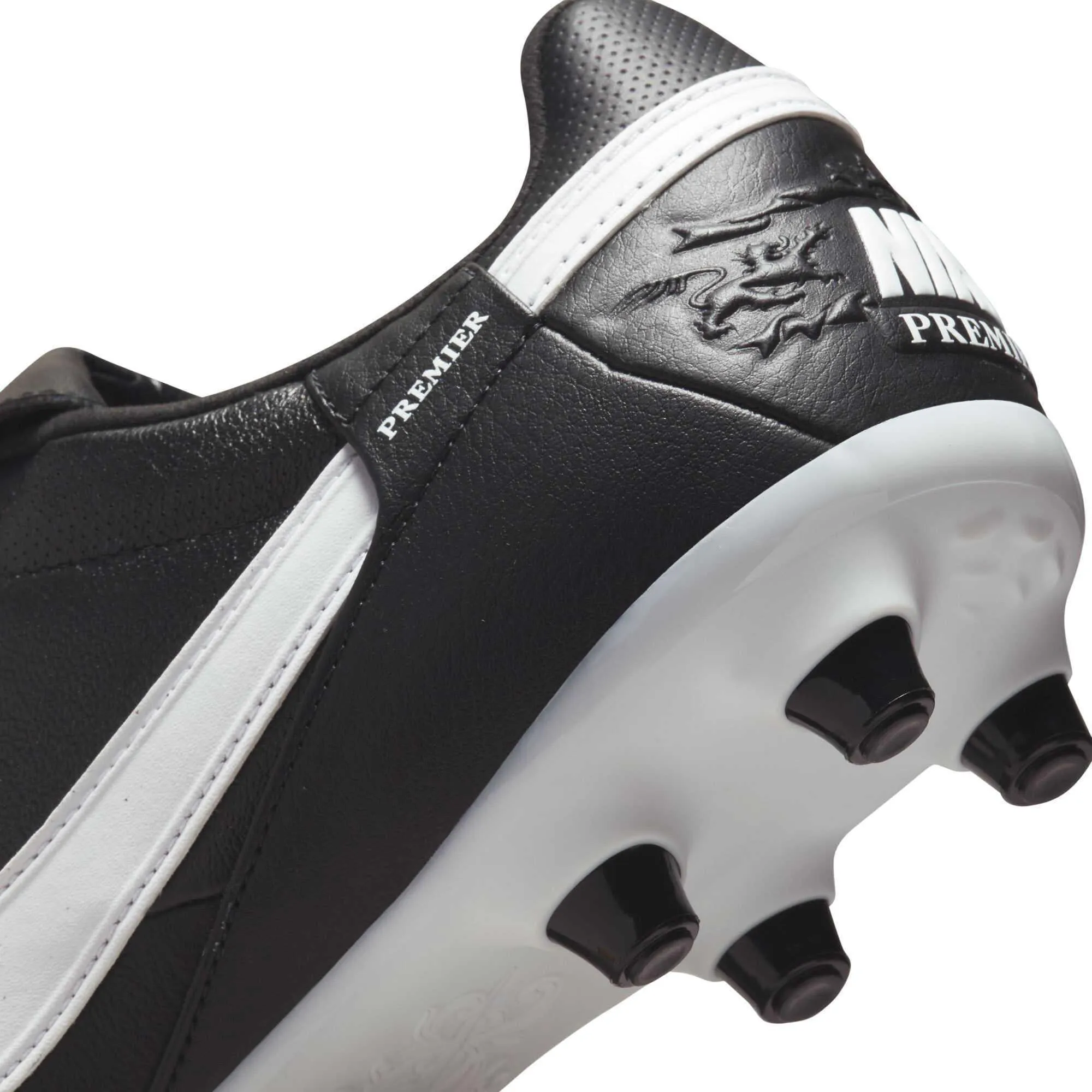 On-point Premier 3 Firm Ground Football Boots