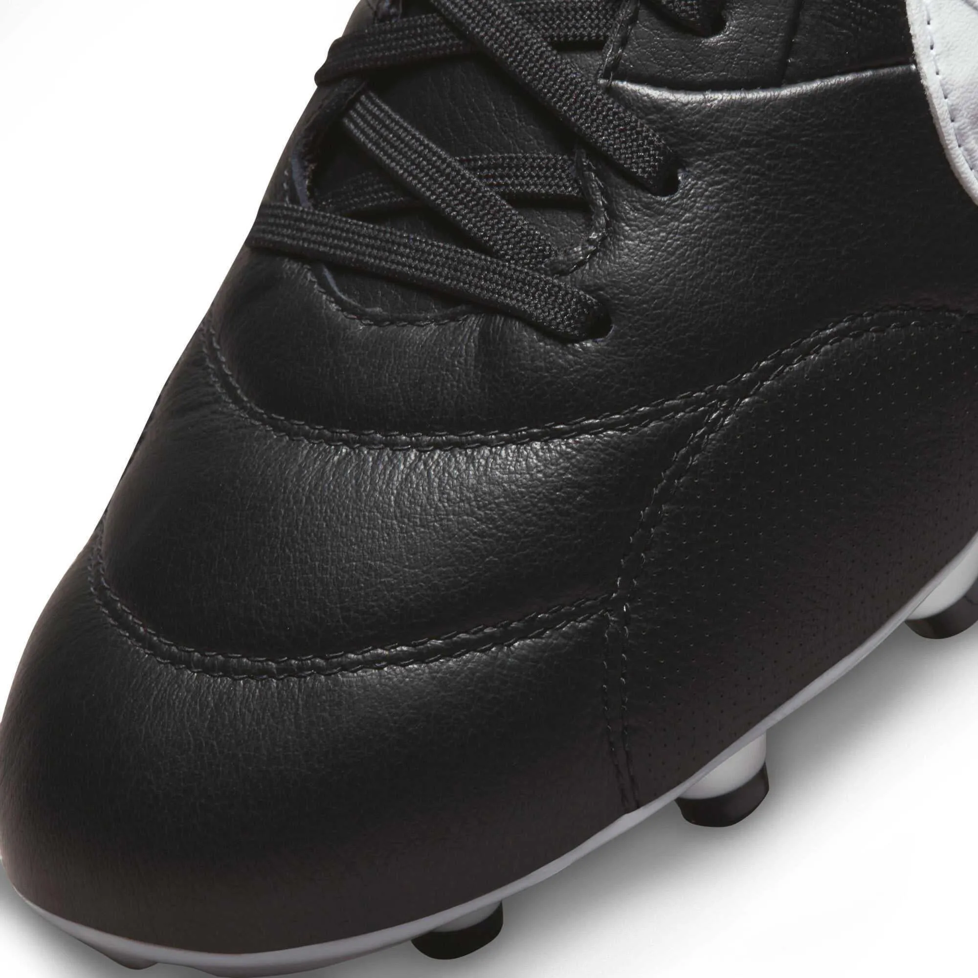 On-point Premier 3 Firm Ground Football Boots