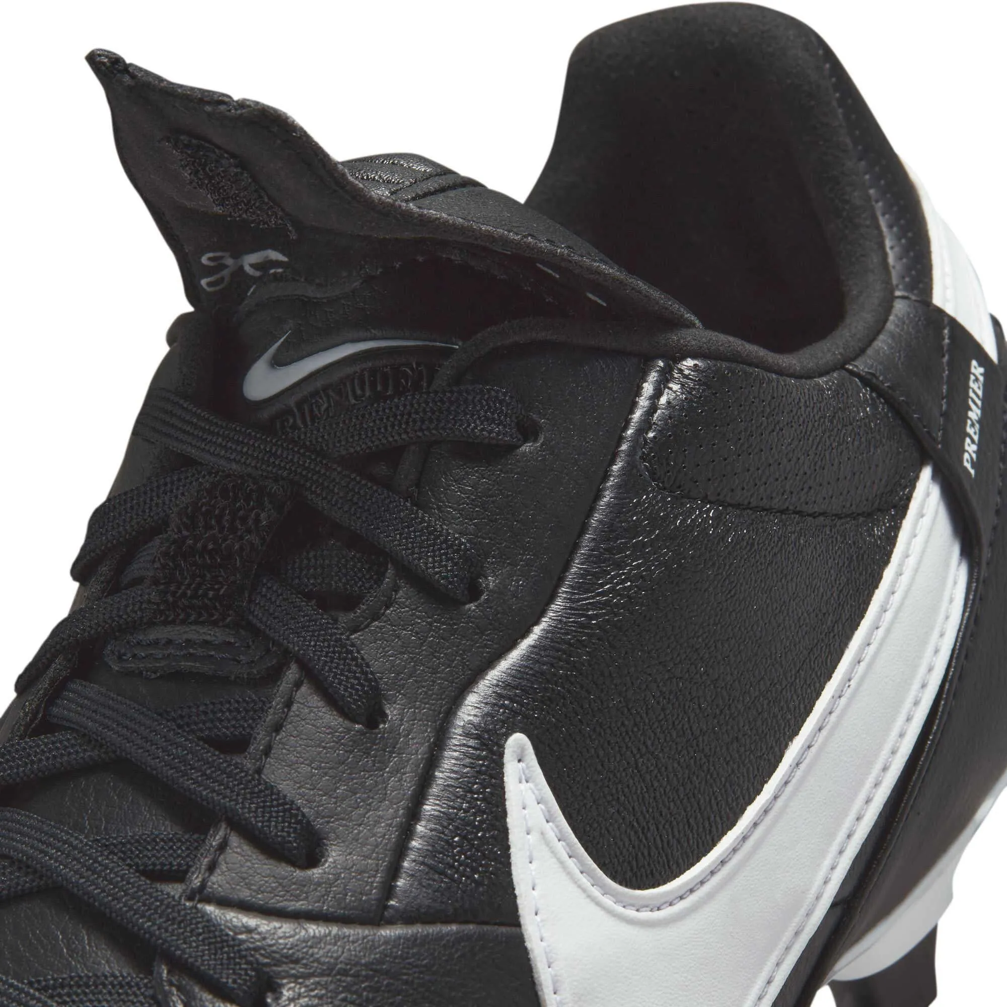 On-point Premier 3 Firm Ground Football Boots