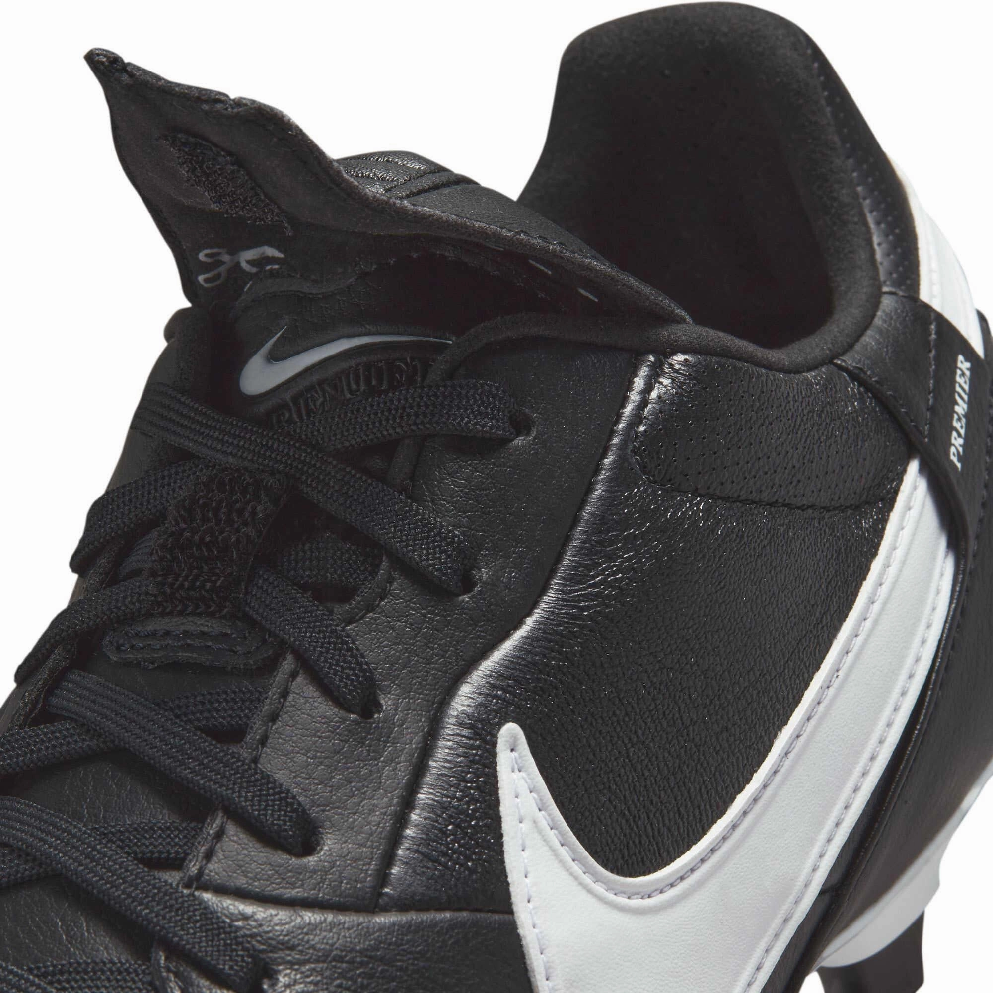 On-point Premier 3 Firm Ground Football Boots