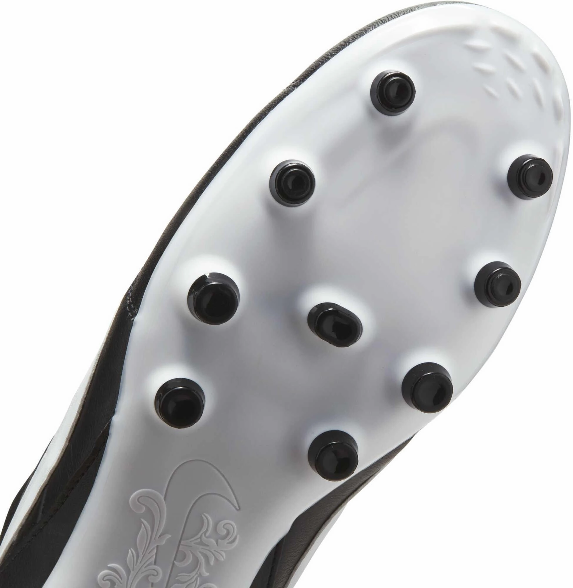 On-point Premier 3 Firm Ground Football Boots