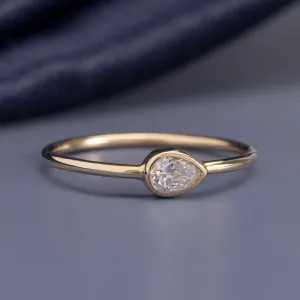 Pear Diamond Stacking Ring | Yellow Gold