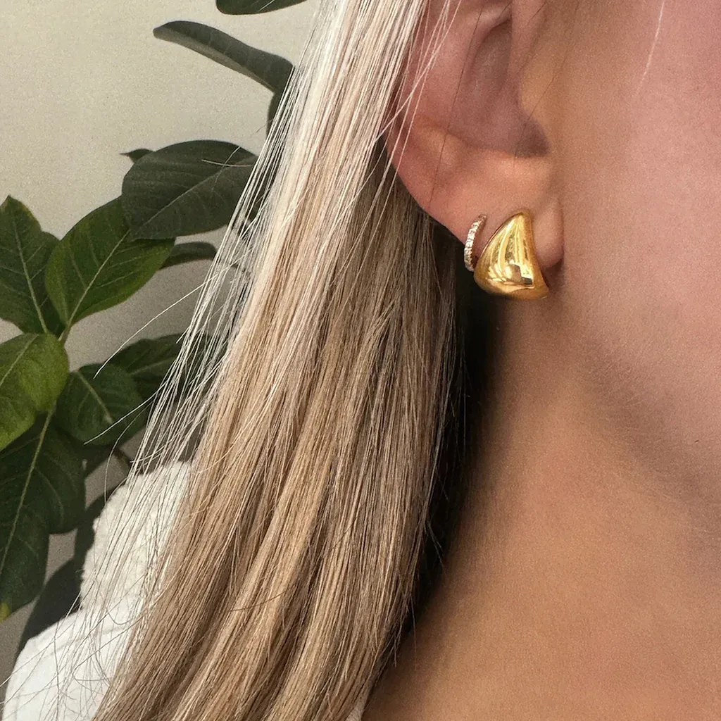 Petite Claw Hoops