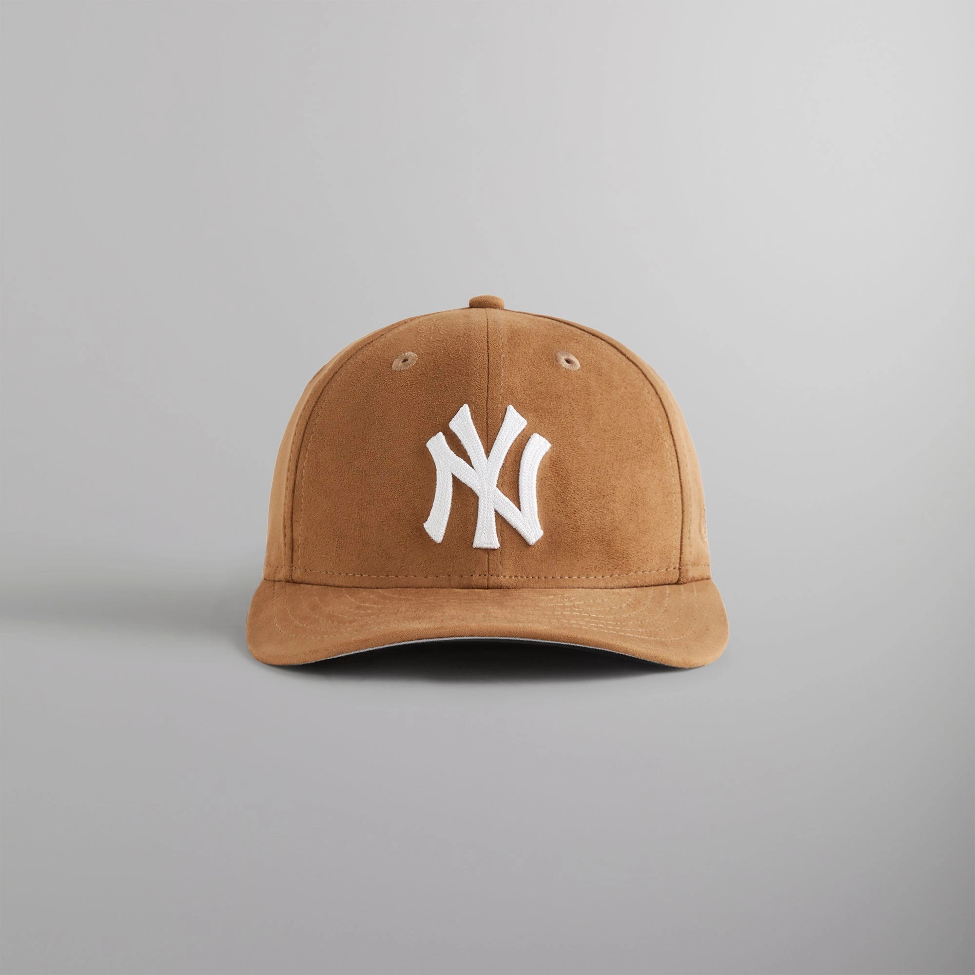 Dapper Kith & New Era for the New York Yankees Microsuede 59FIFTY Low Profile Fitted - Mesa Respected