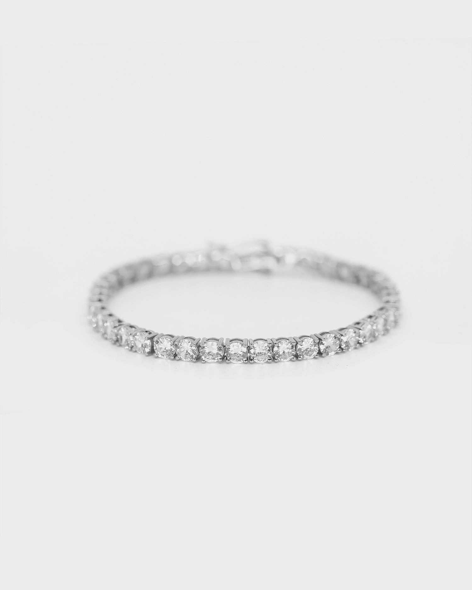 Saint Morta Round Cut 8" Tennis Bracelet White Gold Plated