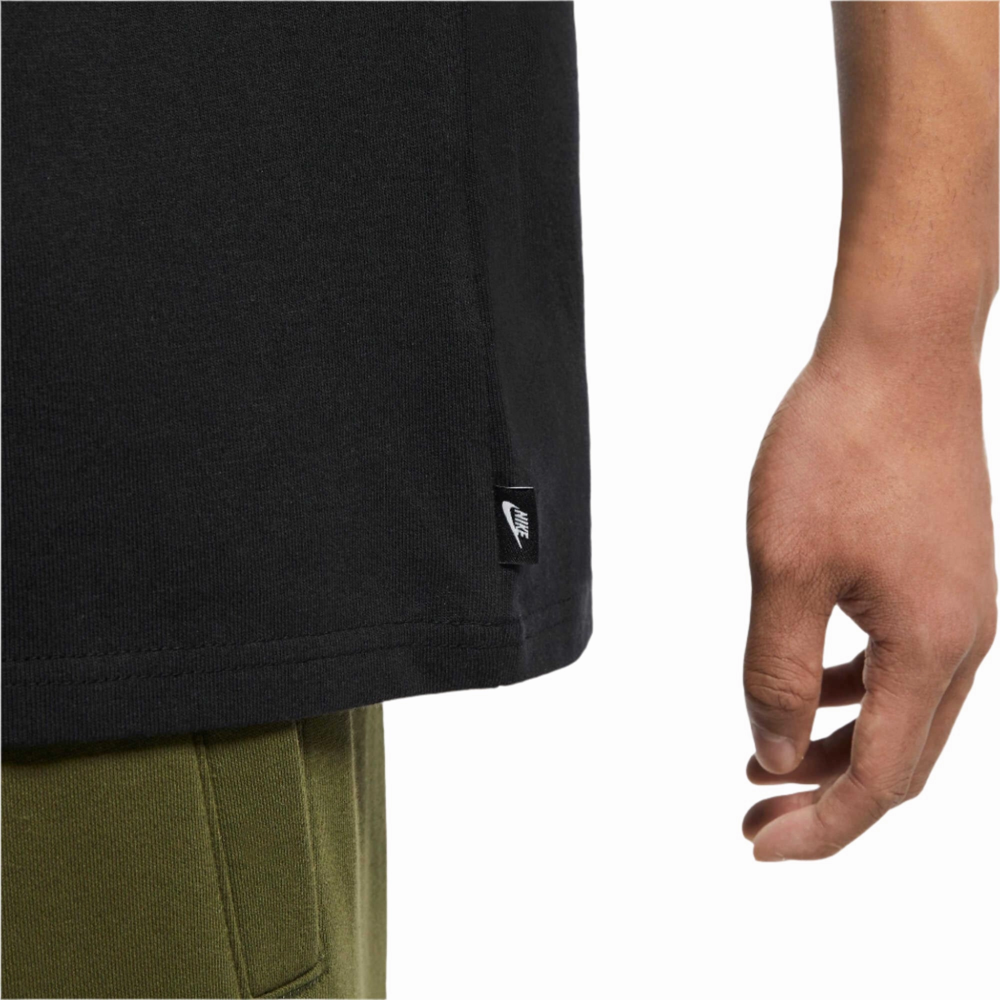 Style-defining Men's Sportswear Premium Essentials T-Shirt