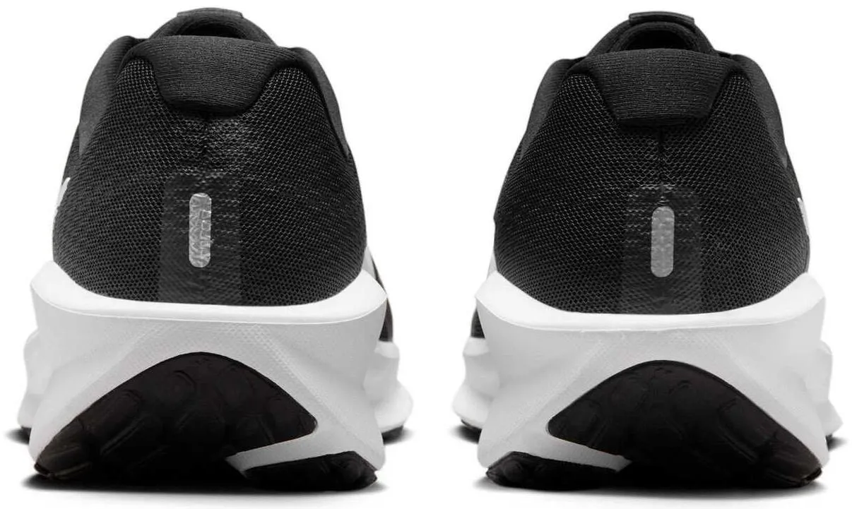 Stylish attire Downshifter 13 Men's Running Shoes