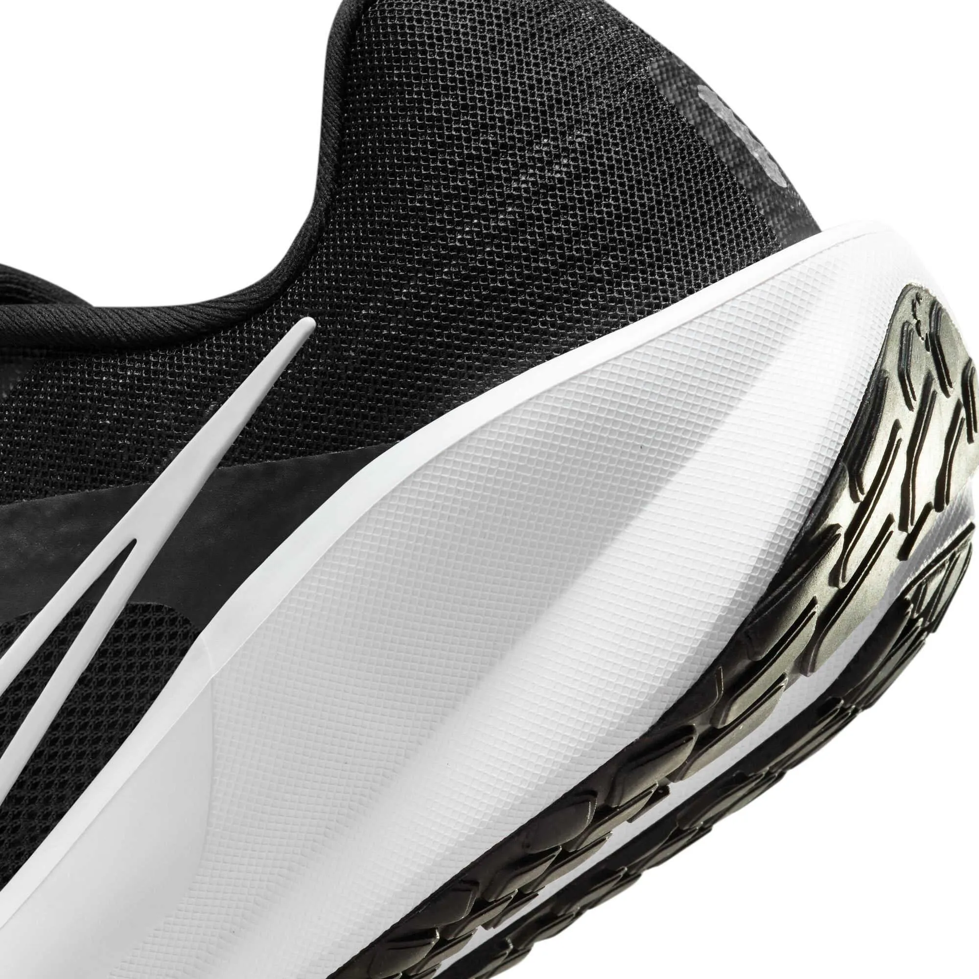 Stylish attire Downshifter 13 Men's Running Shoes
