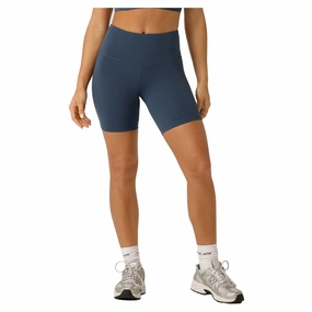 Stylish styles Women's Lotus No Chafe 16cm Bike Shorts Comfortable fashion