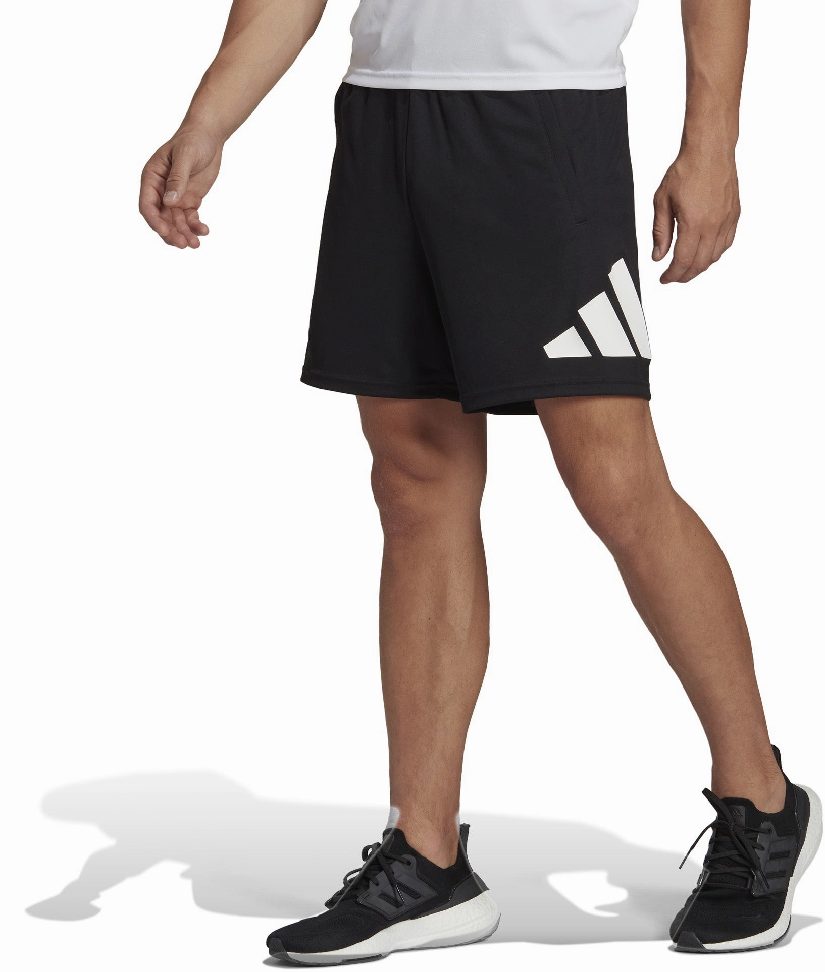 Timeless Men's Train Essentials Logo Training 7 Inch Shorts