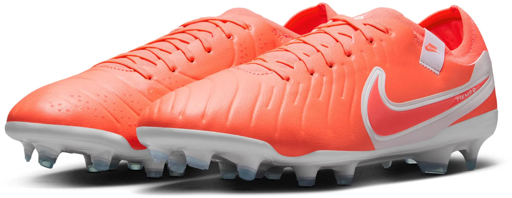 Trend-aware Tiempo Legend 10 Pro FG Low-Top Men's Football Boots