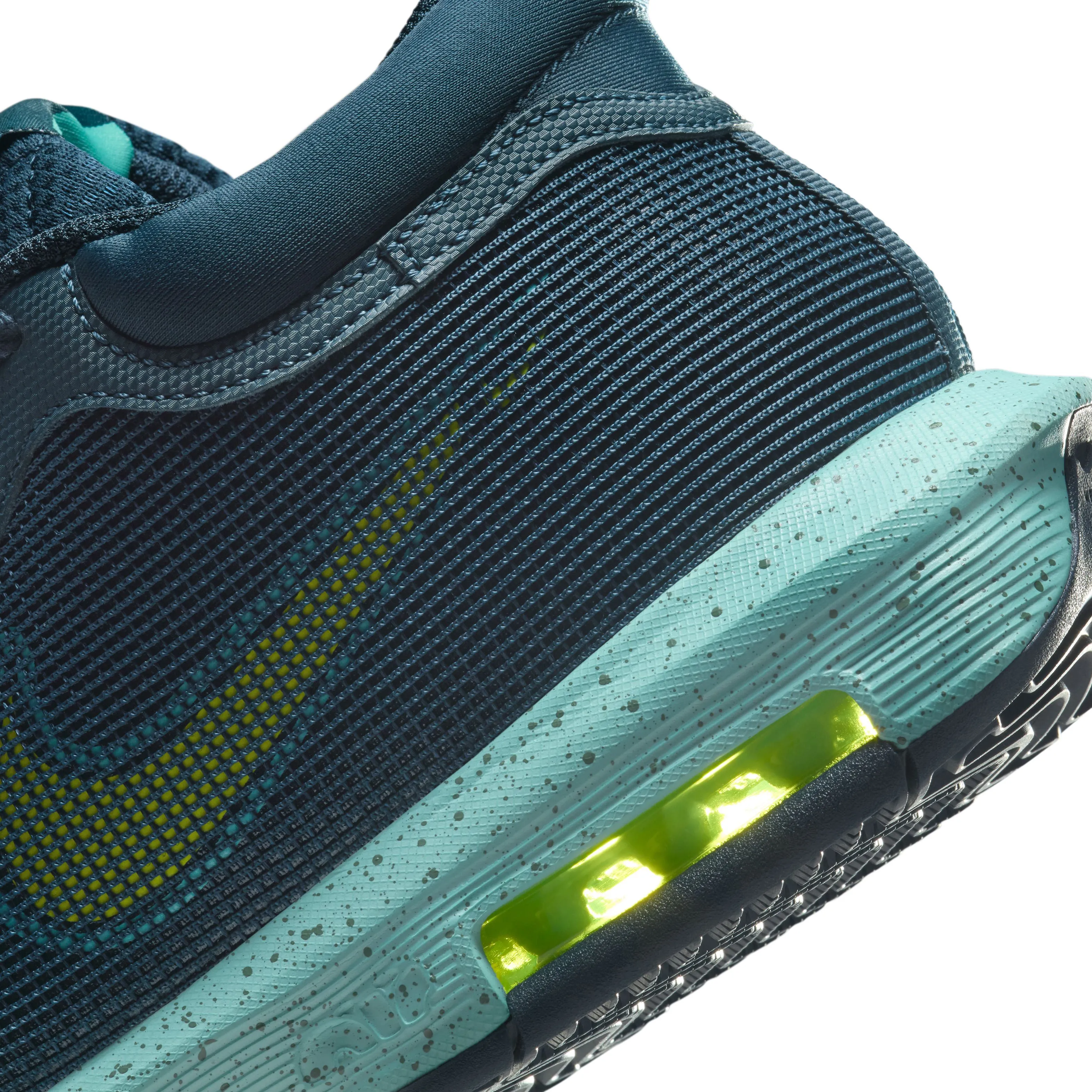 Trendsetting LeBron Witness 8 Men's Basketball Shoes